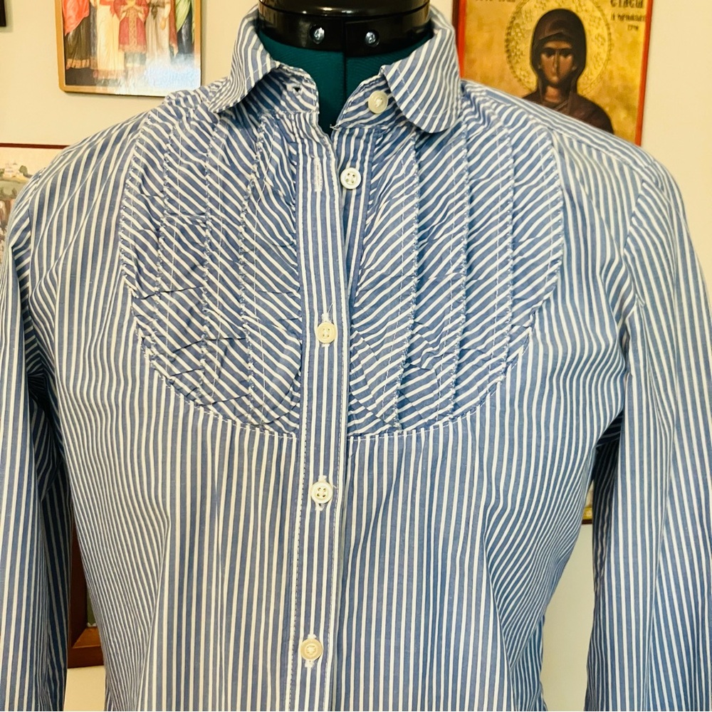 Vintage Gap Ruffle front button down